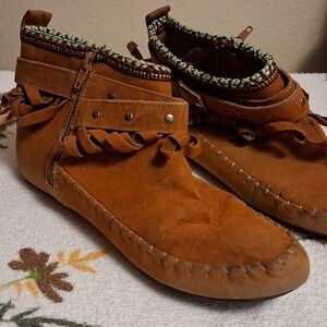 TC Women's Tan Moccasin Boots 0395
